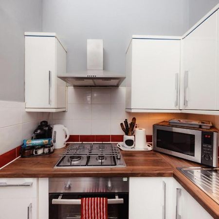 Warm Apartment By Holyrood Palace! 爱丁堡 外观 照片