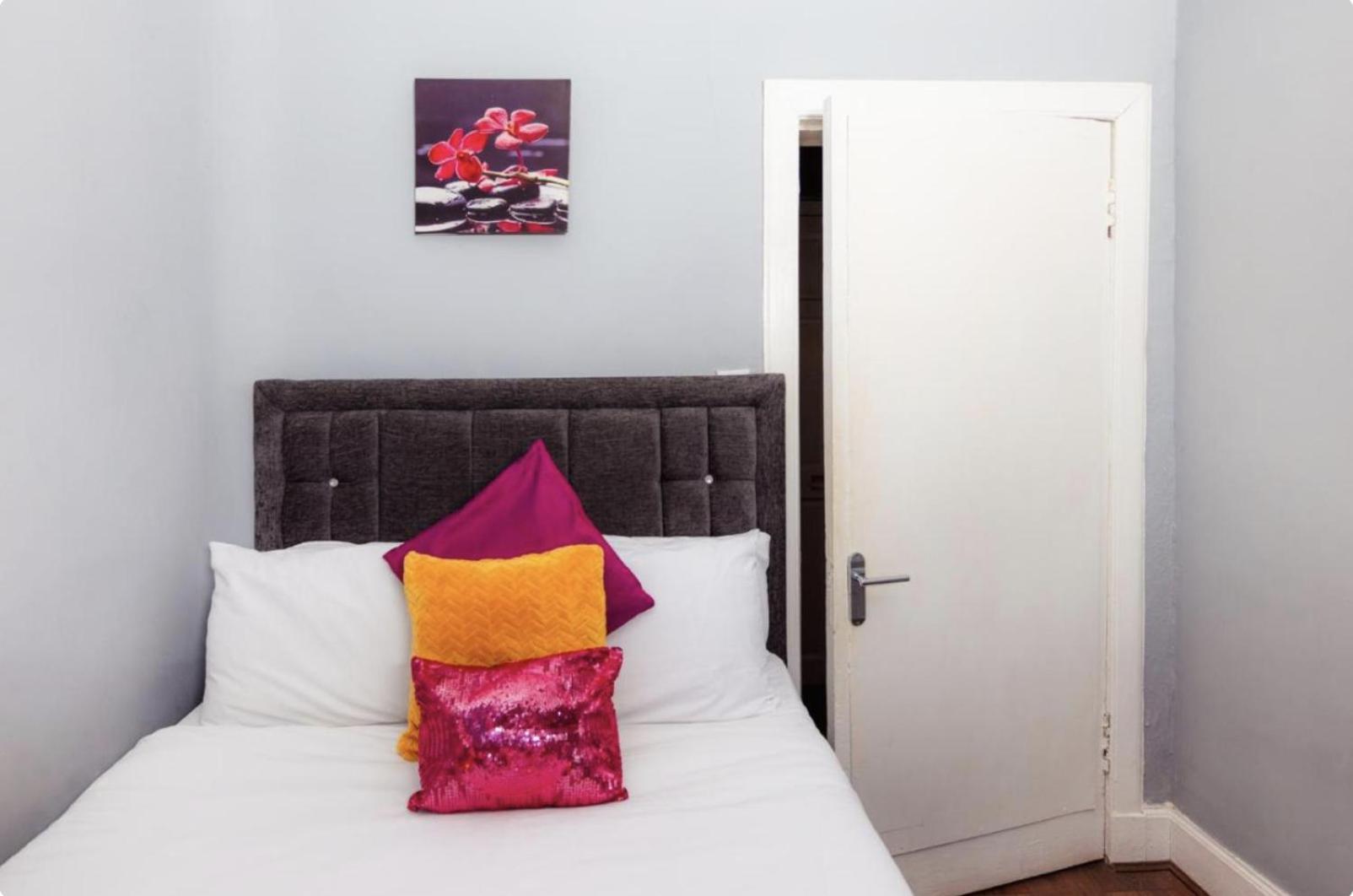 Warm Apartment By Holyrood Palace! 爱丁堡 外观 照片