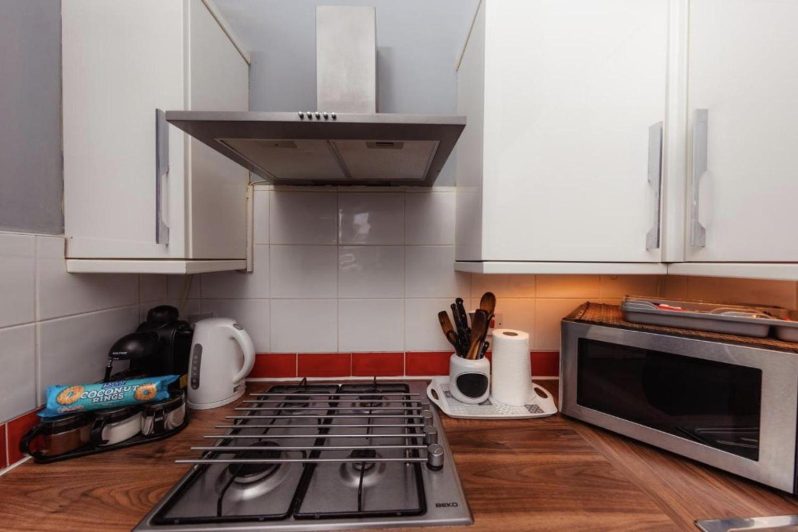 Warm Apartment By Holyrood Palace! 爱丁堡 外观 照片