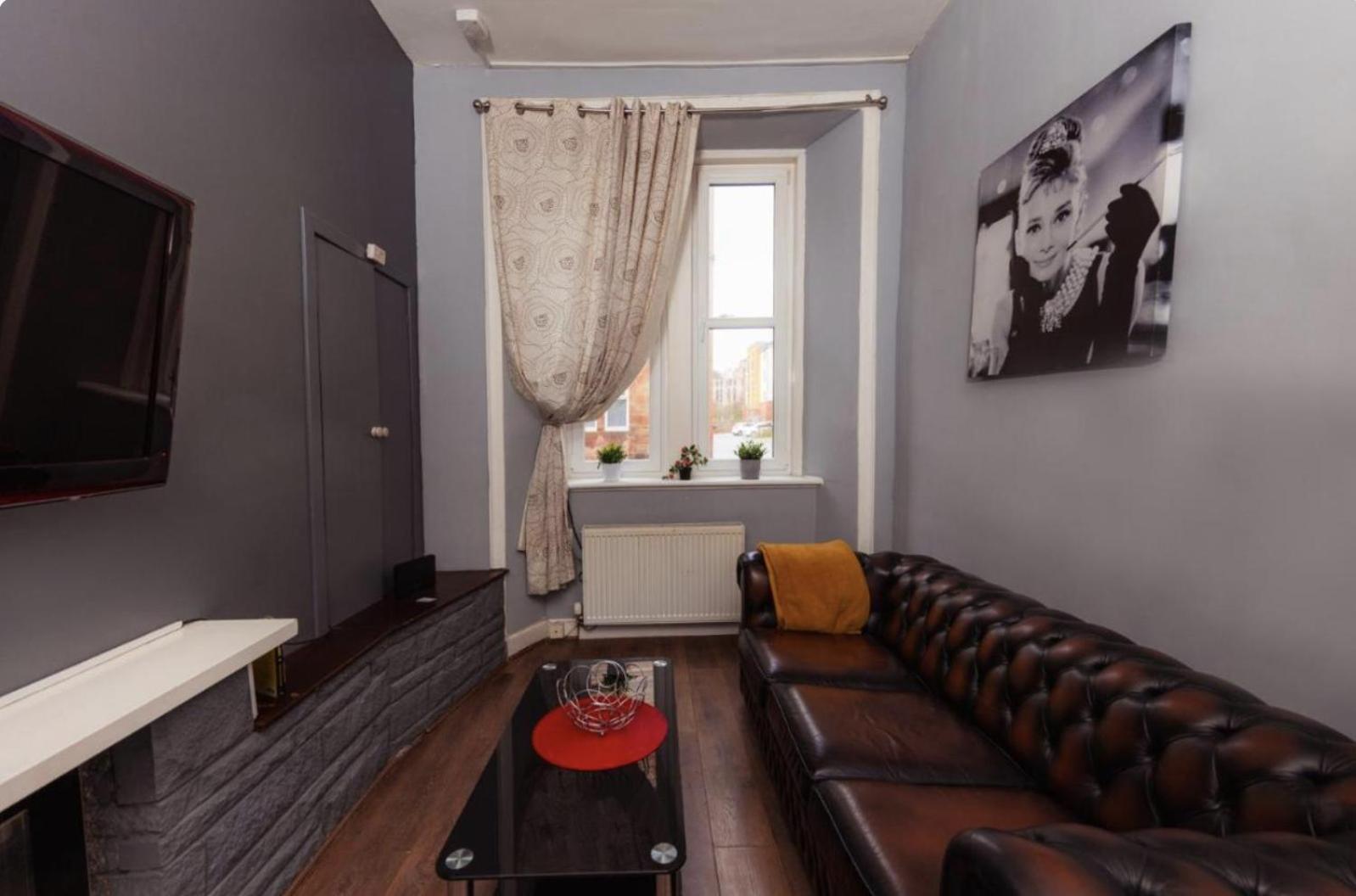 Warm Apartment By Holyrood Palace! 爱丁堡 外观 照片
