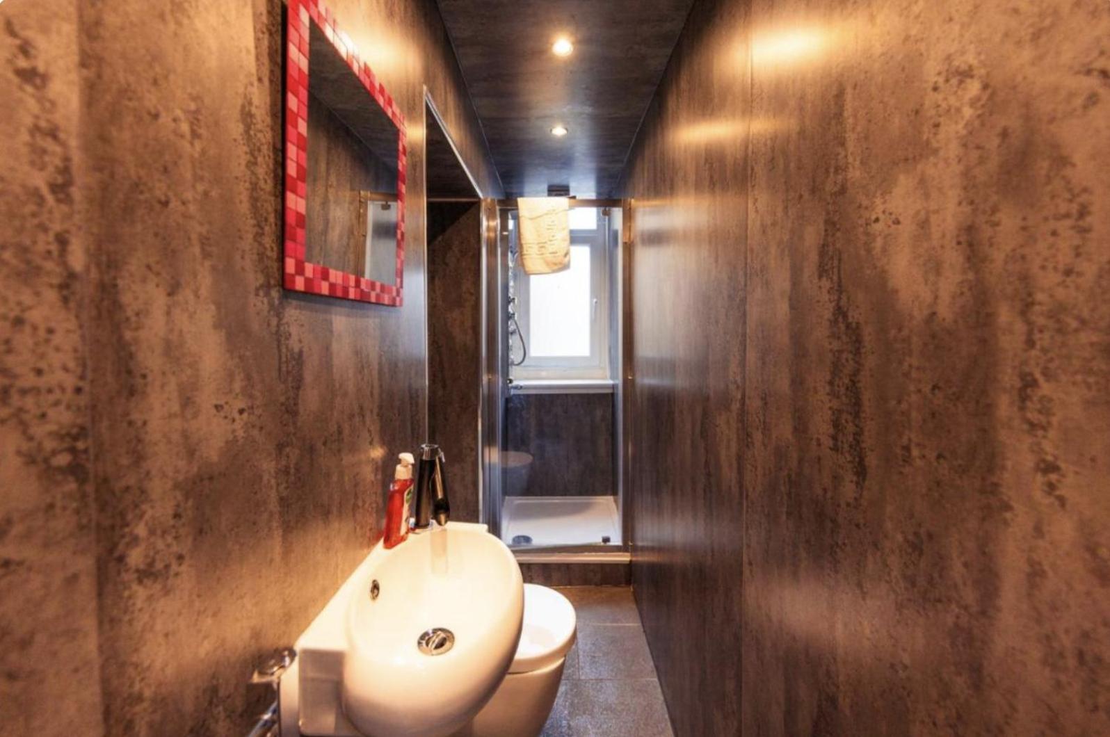 Warm Apartment By Holyrood Palace! 爱丁堡 外观 照片